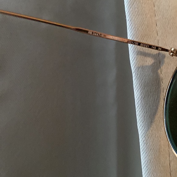 Ray-Ban Round Sunglasses - Picture 3 of 4